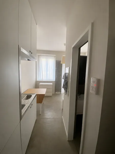 Möbliertes  1-Zimmer-Apartment im Studentenwohnheim — photo 1